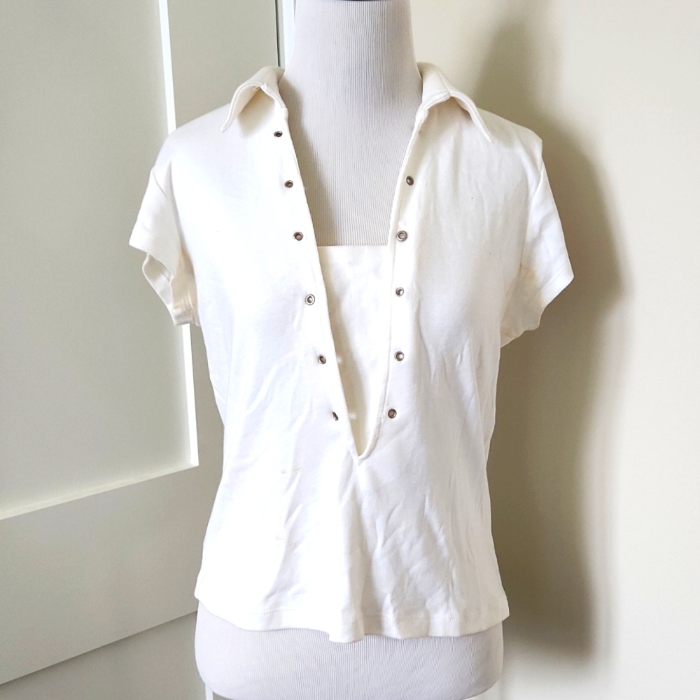 🤞NWT Vintage Clio White collared metal-studded V-neck polo. Petite size L.